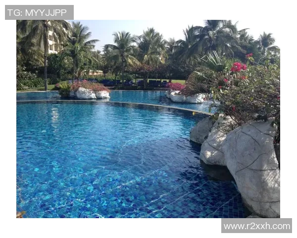 温泉与泳装的完美融合 探索休闲与奢华并存的度假新体验