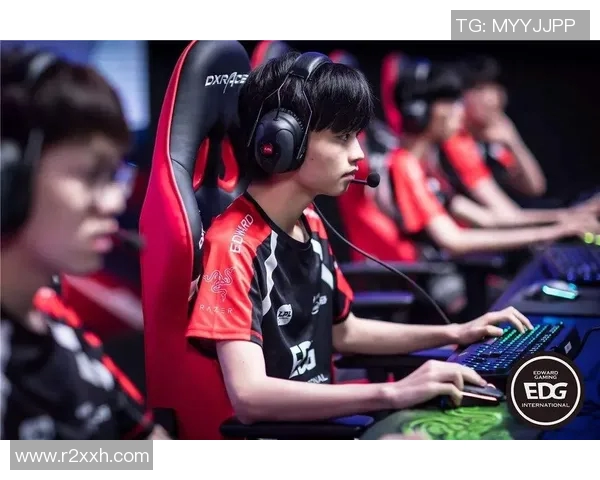 CSGO战术解析IG战队中路突破体系的成功之道与实战应用