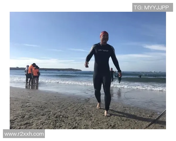 游泳比赛激烈角逐创纪录 选手们挑战极限突破自我