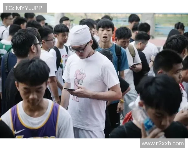 南京滑板队配合问题引发热议球员间默契与争议并存